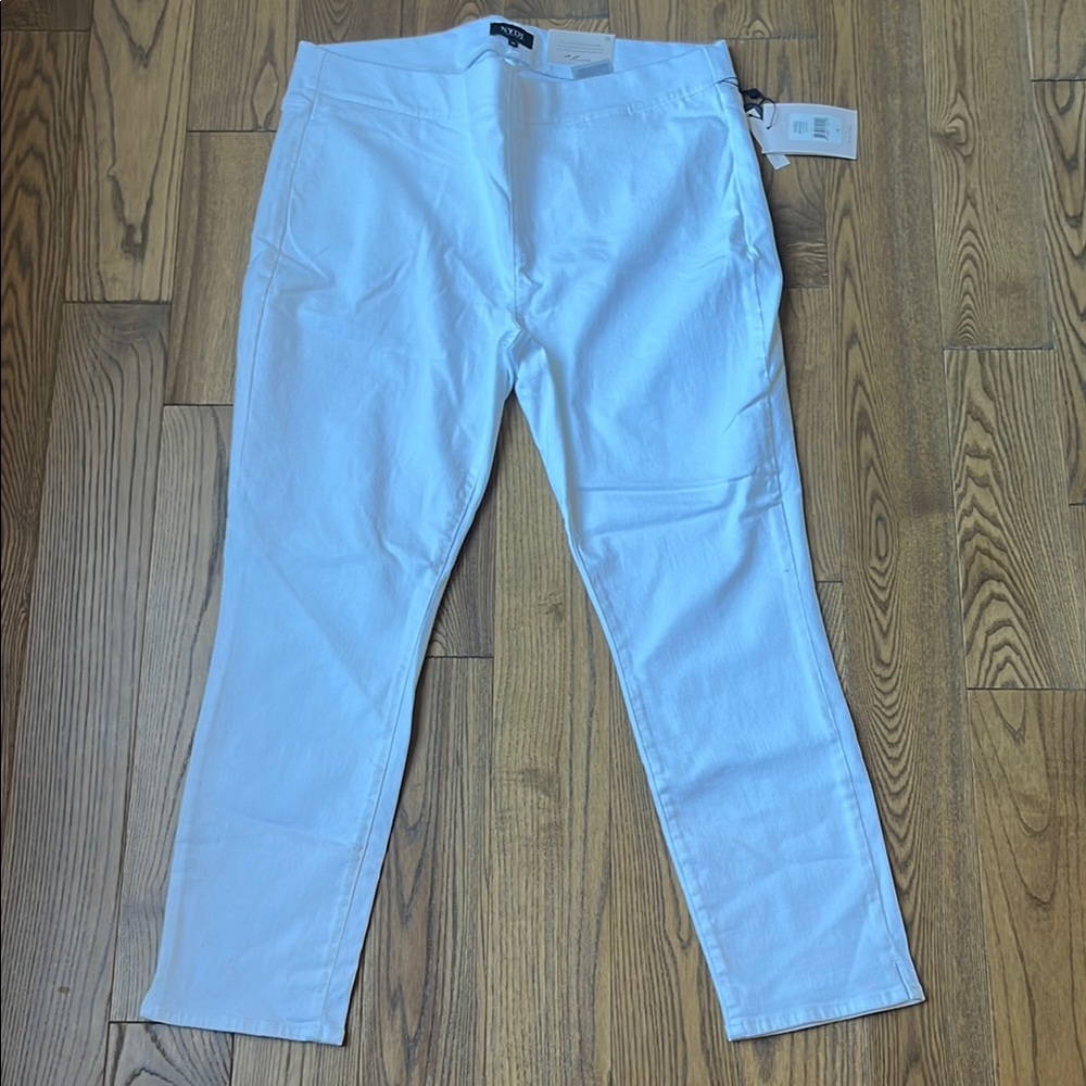 NYDJ Classic White Jeans with Lift Tuck